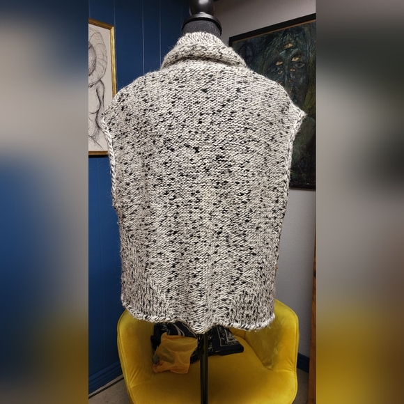 Ann Taylor LOFT Very Soft Sweater Vest Size L - Picture 7 of 9